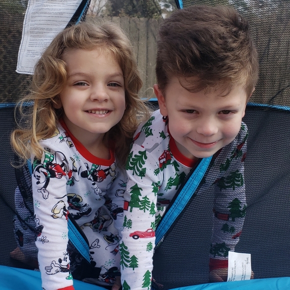 Meet your Posher, Ashley Annette - Picture 2 of 16